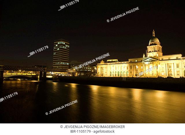 The Custom House, Loopline Railway Bridge, Liffey Viaduct, Liberty Hall at night, Dublin, Ireland