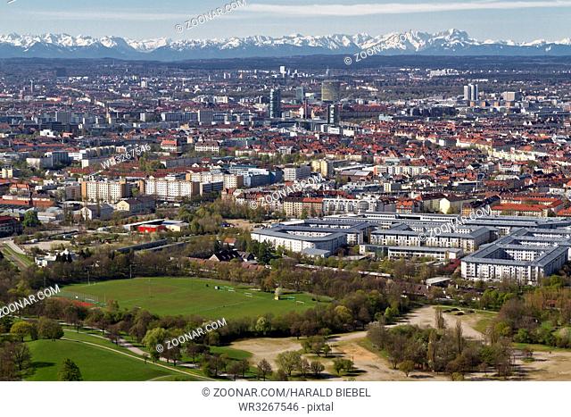 München bei Föhn mit Alpenpanorama
