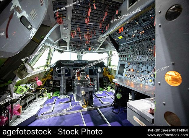 26 October 2020, Hamburg: View into the cockpit of a converted Boeing 747 with the Stratospheric Observatory for Infrared Astronomy (Sofia)