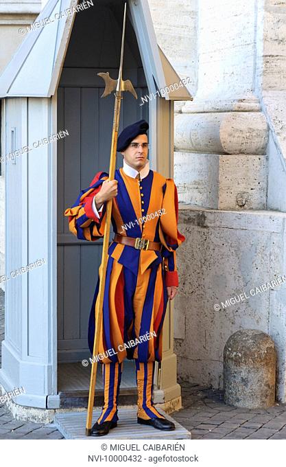 Guardsman of the Swiss Guards, Vatican City, Rome, Italy