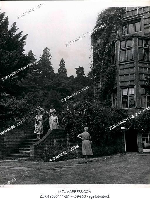 1970 - Visitors make their way down to the lawns showing on the right part of Chartwell Manor covered with flowering creeper