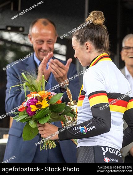 26 June 2022, North Rhine-Westphalia, Winterberg: Cycling: German Championship, Women: Siedlinghausen - Winterberg (130.00 km), Liane Lippert (r)