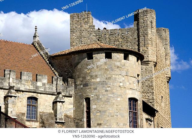 France, Languedoc Roussillon, Aude, Narbonne - Center, 'Palais des Archevêques' and its famous tower 'Gilles Aycelin' with the city hall of the town