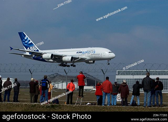Start des Airbus A380 am Franz-Josef-Strauß-Flughafen, München, Bayern, Deutschland | Airbus A380 starts from Franz-Josef-Strauß-Airport, Munich, Bavaria
