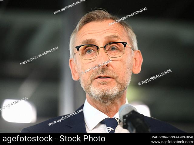 25 April 2022, Saxony, Dresden: Armin Schuster (CDU), the new interior minister in Saxony, speaks in the state parliament after receiving his appointment...