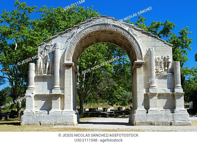 Triumphal arch of Glanum, roman ruins in Saint-Remy-de-Provence, Arles district, Bouches-du-Rhône department, Provence-Alpes-Côte d'Azur region, France, Europe