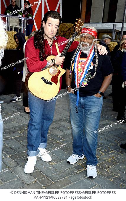 Carson Daly as Billy Ray Cyrus and Al Roker as Willie Nelson at the NBC Today Halloween Extravaganza 2017 at Rockefeller Plaza. New York, 31.10