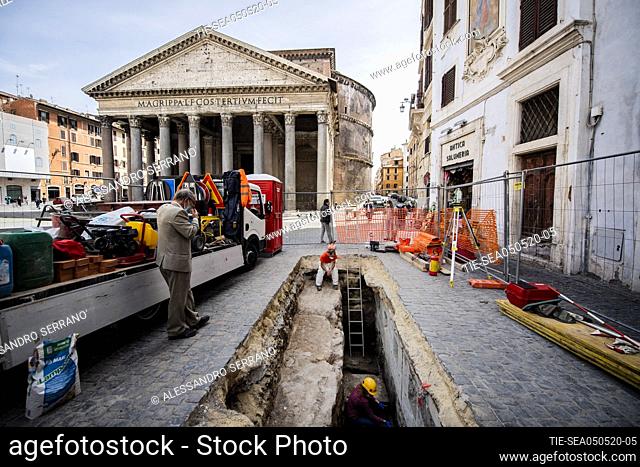 Archaeological excavation site at the Pantheon. The archaeological investigations following the opening of a hole in Piazza della Rotonda in front of the...