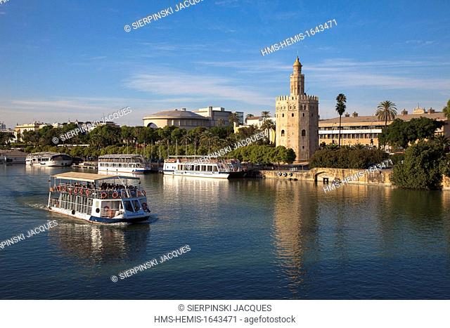 Spain, Andalusia, Sevilla, Guadalquivir river Banks, the Golden Tower (Torre del Oro), former military watch tower built at the beginnings of the 13th century...