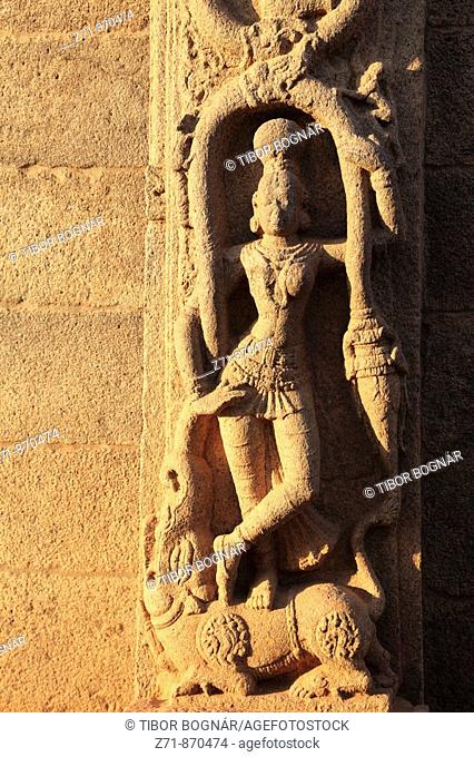 India, Tamil Nadu, Mamallapuram, Mahabalipuram, Rayar Gopuram, rock carving
