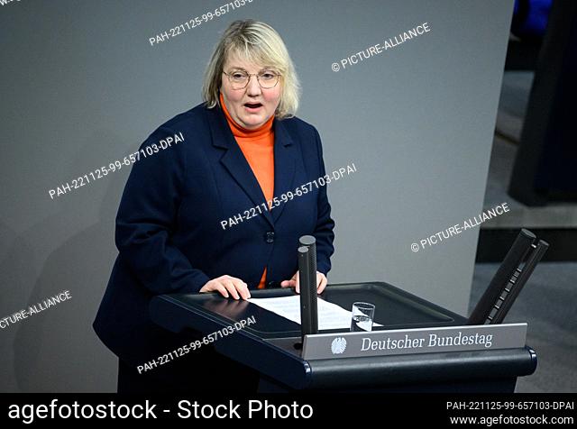 25 November 2022, Berlin: Katja Mast, Parliamentary Director of the SPD parliamentary group, speaks at the plenary session in the German Bundestag
