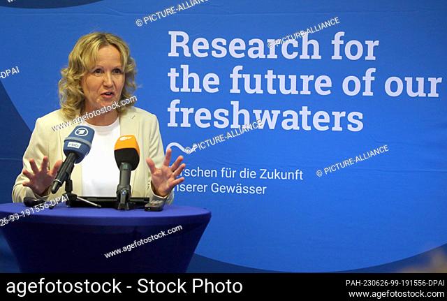 26 June 2023, Berlin: Steffi Lemke (Bündnis 90/Die Grünen), Federal Minister for the Environment, visits the Leibnitz Institute of Freshwater Ecology and Inland...