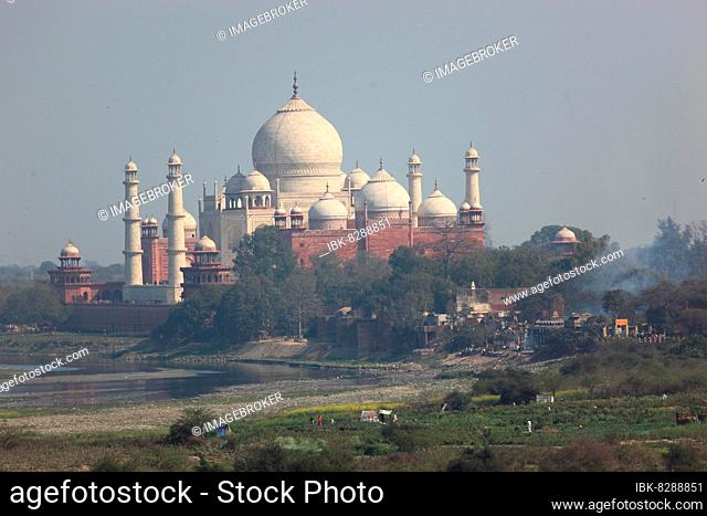 Uttar Pradesh, View from Agra Fort to the Taj Mahal Tomb, North India, India, Asia
