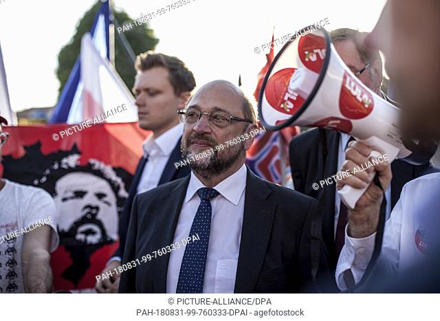 August 30, 2018, Brazil, Curitiba: Former SPD leader Martin Schulz will go to the prison where former Brazilian head of state Lula da Silva is imprisoned
