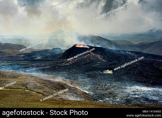 fagradalsfjall, volcanic eruption on the reykjanes peninsula, iceland