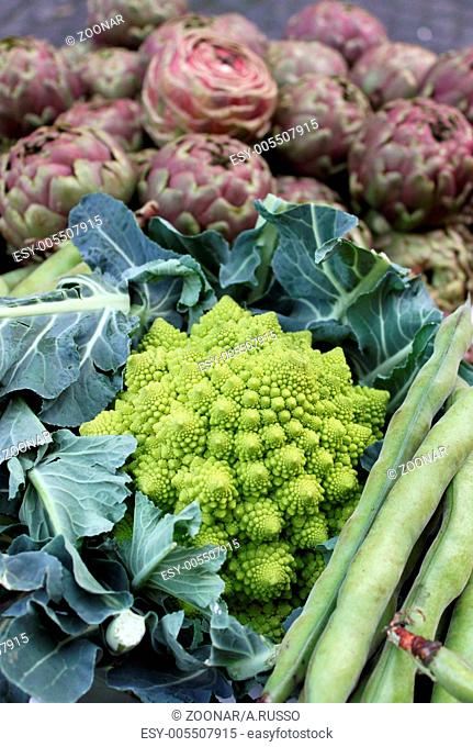 Green cauliflower and other vegetables