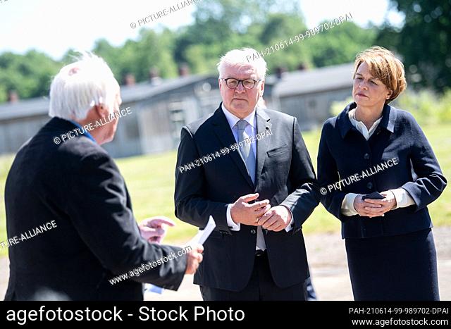 14 June 2021, Lower Saxony, Sandbostel: Frank-Walter Steinmeier, Federal President, and Elke Büdenbender speak at the memorial with Klaus Volland (l)