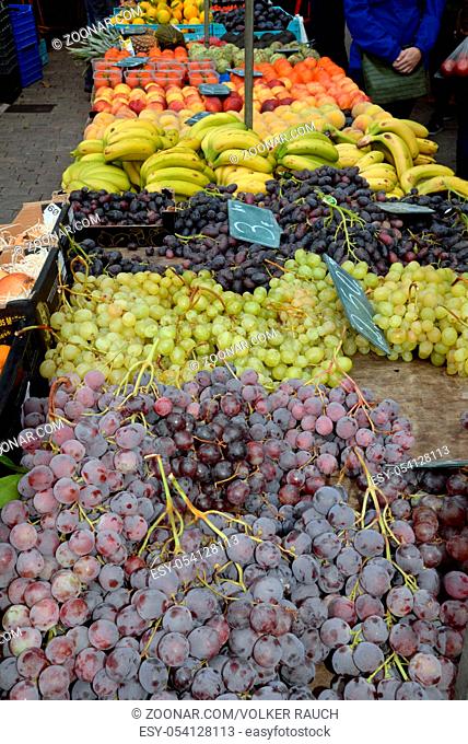 markt, bauernmarkt, alcudia, mallorca, essen, ernährung, wochenmarkt, kusadasi, lebensmittel, trauben, bananen, vegetarisch, obst, frucht, früchte