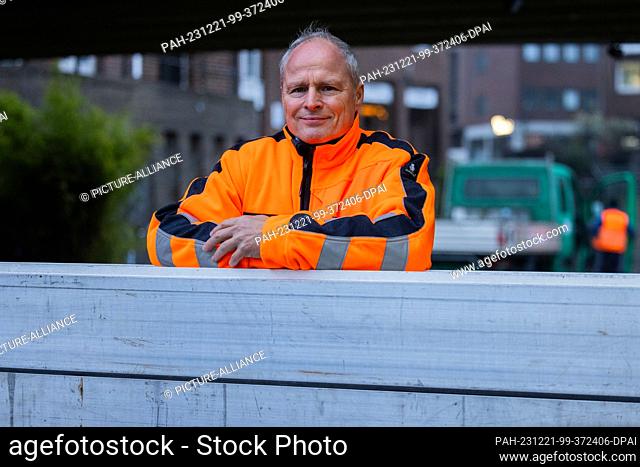 21 December 2023, North Rhine-Westphalia, Duesseldorf: Frank Heuner, technical manager of the municipal drainage company