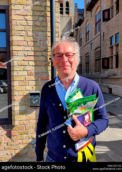 Johan De Leeuw, chairman of the Nationale Groepering Ambulante Handel pictured during the open-air market in Diksmuide, Monday 18 May 2020