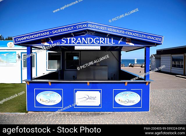 05 April 2020, Mecklenburg-Western Pomerania, Zinnowitz: The beach barbecue in the Baltic resort of Zinnowitz on the island of Usedom is deserted