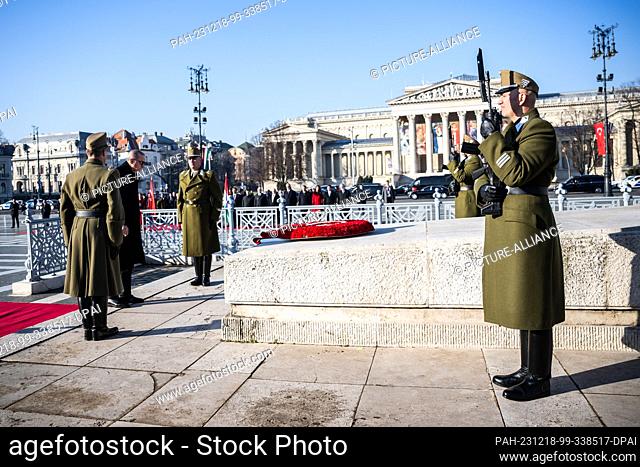 18 December 2023, Hungary, Budapest: Turkish President Recep Tayyip Erdogan attends a wreath-laying ceremony at Heroes' Square in Budapest, Hungary, December 18