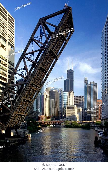 USA, Illinois, Chicago, North branch of Chicago River from Kinzie Bridge