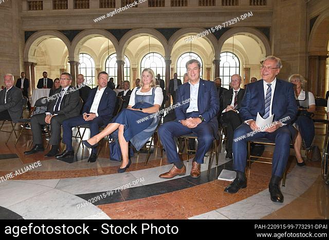 15 September 2022, Bavaria, Munich: Minister of State Florian Herrmann, (l-r), Lothar Matthäus, Natalie Geisenberger, Bavarian Prime Minister Markus Söder and...