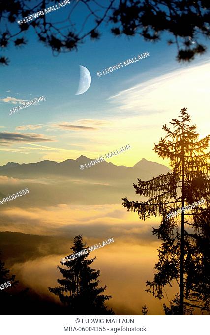 Austria, Tyrol, Karwendel, sunrise with Solstein (mountain)