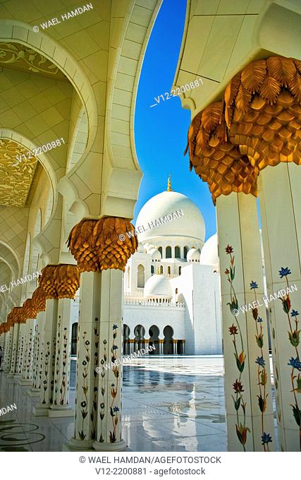 Gilded Pillar in Sheikh Zayed Mosque, Grand Mosque, Abu Dhabi, UAE