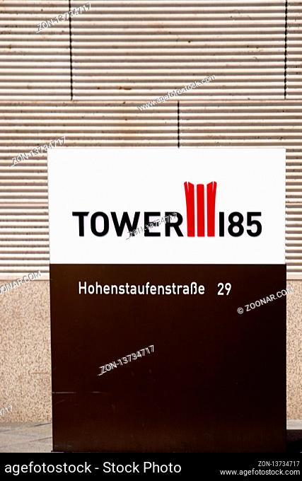 Frankfurt, Deutschland - April 18, 2019: Das moderne Eingangsschild des Wolkenkratzers Tower 185 am 18. April 2019 in Frankfurt