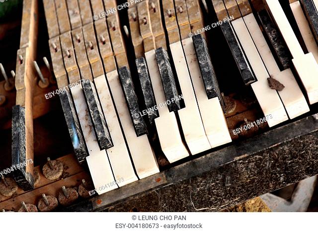 broken piano keys