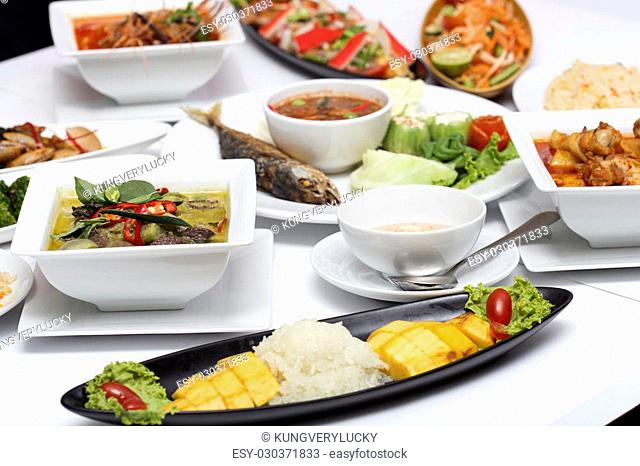 Thai Food set mixed full on the table
