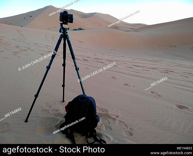 Photographer equipment in the Merzouga desert