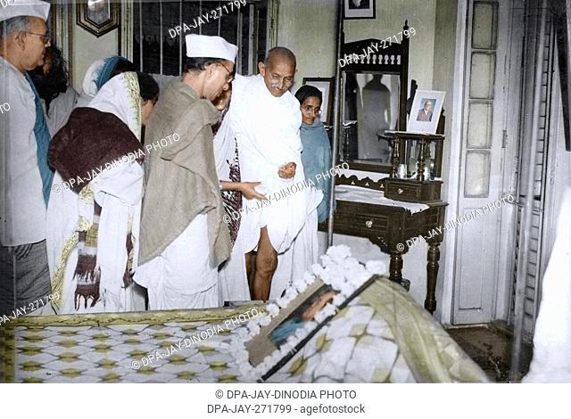 Mahatma Gandhi visiting bedroom of Subhas Chandra Bose, India, Asia, December 1945