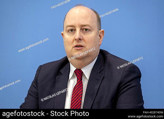 Matthias Hauer, member of the German Bundestag (CDU/CSU), at a federal press conference on further parliamentary action in the Warburg-Bank matter in Berlin