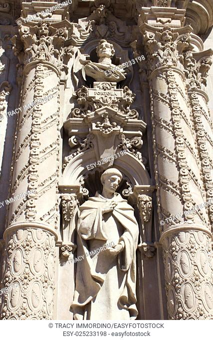 Close up of the sculptures of Fray Antonio de la Ascension and Gaspar de Portola on the frontispiece of the California Building, San Diego Museum of Man