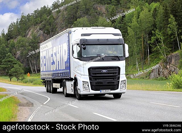 Ford F-MAX, heavy truck by Ford Otosan, International Truck of the Year 2019, at speed on road 52. Salo, Finland. July 9, 2021. -Truck with PL plates