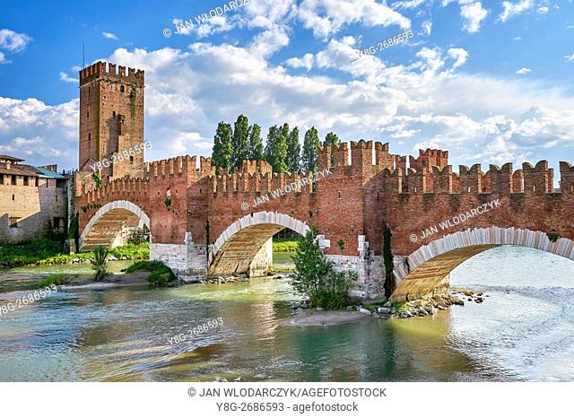 Castelvecchio Bridge, Verona old town, Veneto region, Italy