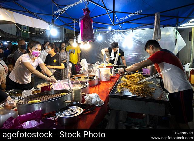 Fry noodle at Pasar Malam Sibu (Night Market), Sibu, Sarawak, East Malaysia, Borneo Sibu is an inland city in the central region of Sarawak