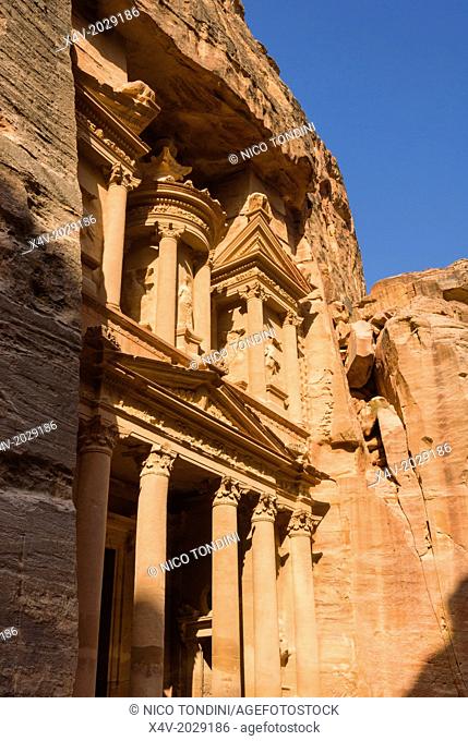 The Treasury, El-Khazneh, Petra, UNESCO Heritage Site, Jordan, Middle East
