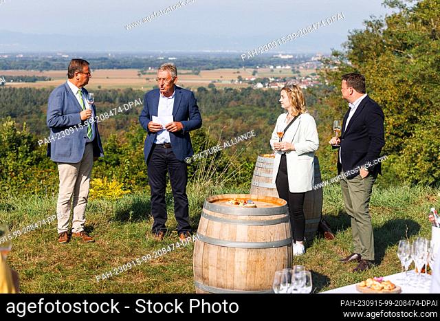 15 September 2023, Baden-Württemberg, Merdingen: Peter Hauk (CDU), Minister of Food, Rural Areas and Consumer Protection, Rainer Zeller