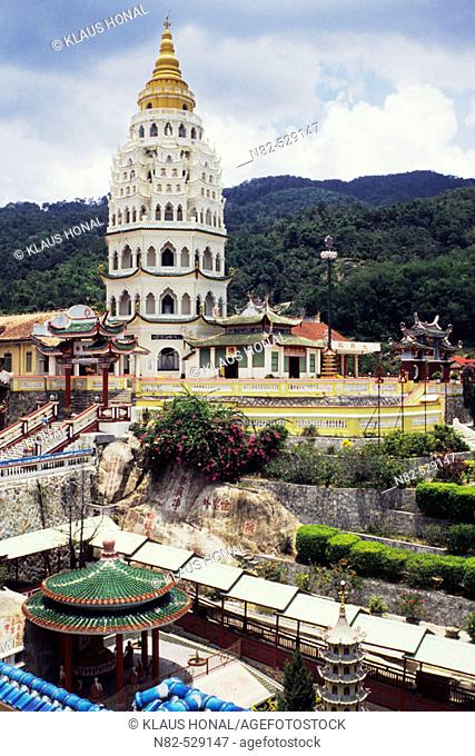 Kek Lok Si - Temple of the thousand Buddhas Kek Lok Si temple Ban Po Thar thousand Buddhas pagoda - Penang / Malaysia
