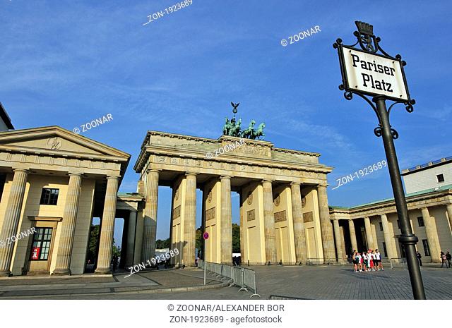 Brandenburg Gate view from Pariser Platz