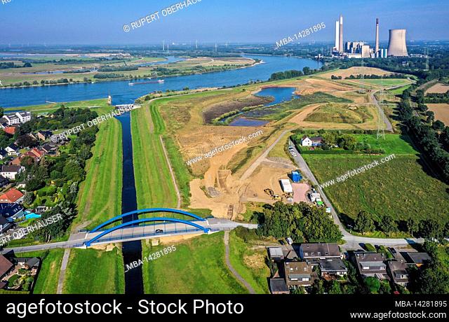 Dinslaken, North Rhine-Westphalia, Germany - Emschermuendung into the Rhine. On the right, the construction site of the new Emscher river mouth in front of the...