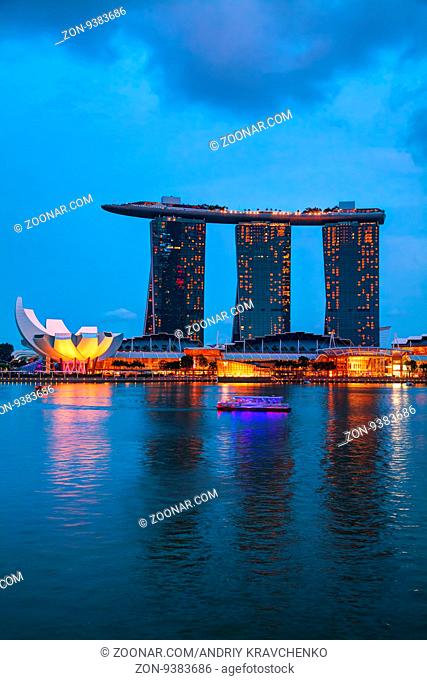 SINGAPORE - OCTOBER 30: Overview of the marina bay with the Marina Bay Sands on October 30, 2015 in Singapore