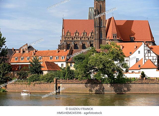 Poland, Silesia region, Wroclaw, the banks of the Odra, Tumski Ostrow is the historical heart of the city of origin, the Church of the Holy Cross