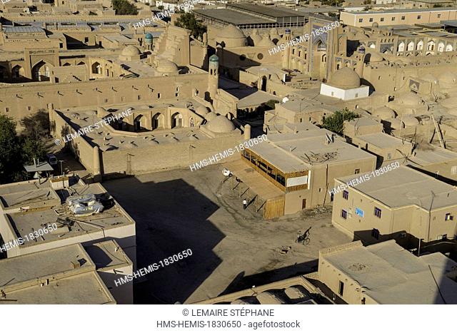 Uzbekistan, Silk Road, Khorezm province, Khiva, Itchan Kala protected city, listed as world heritage by UNESCO, the old city seen from the Islam Hoja Minaret