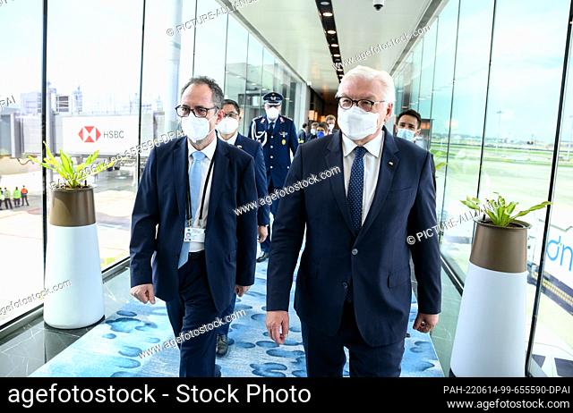 14 June 2022, Singapore, Singapur: German President Frank-Walter Steinmeier arrives at Singapore Changi International Airport and is welcomed by Norbert Riedel...