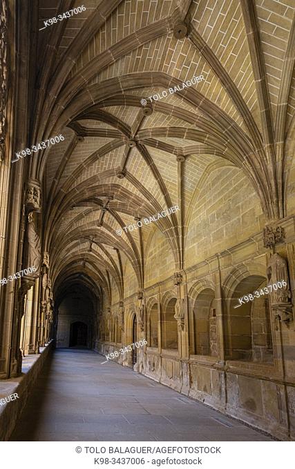 claustro de los Caballeros, Monasterio de Santa María La Real, Nájera, La Rioja, Spain